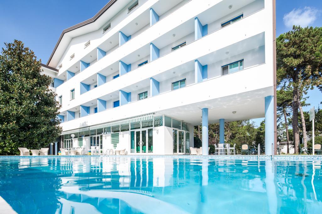 Hotel Olympia Lignano Sabbiadoro Exterior photo